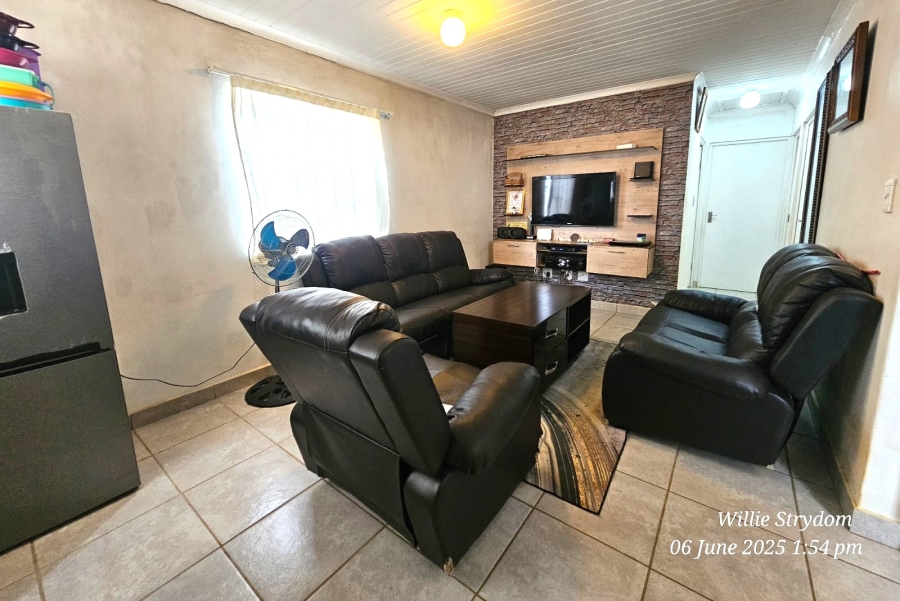 3 Bedroom Property for Sale in Dalvale Western Cape